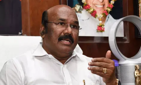 தமிழ்நாட்டின் உரிமையை அதிமுக விட்டுக்கொடுக்காது: ஜெயக்குமார்
