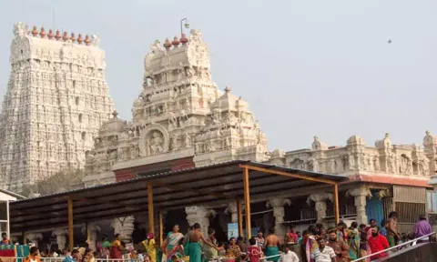 திருச்செந்தூர் கோவிலில் 3 நாட்களுக்கு சிறப்பு தரிசனம் ரத்து