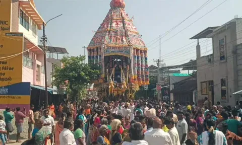 சுவாமிமலை முருகன் கோவிலில் சித்திரை பெருவிழா தேரோட்டம்
