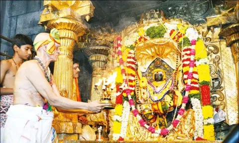 காளஹஸ்தியில் குருப்பெயர்ச்சி விழா