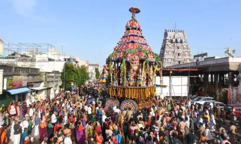 நரசிம்ம பிரம்மோற்சவம்: திருவல்லிக்கேணி பார்த்தசாரதி கோவிலில் தேரோட்டம்