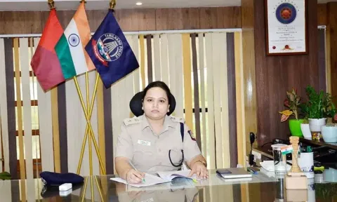 தேனி மாவட்டத்தின் 2-வது பெண் போலீஸ் சூப்பிரண்டாக சினேகா பிரியா பதவி ஏற்பு