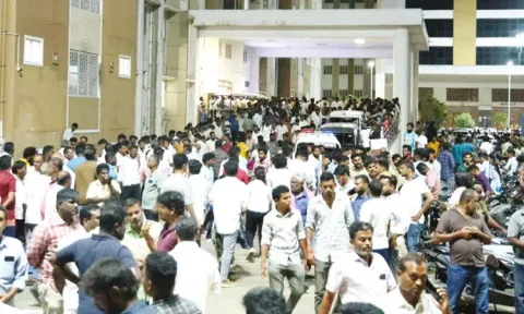 கரூர் கூட்ட நெரிசல்: உயிரிழந்தவர்களில் ஒரு பெண் மட்டும் அடையாளம் காணப்படவில்லை - மாவட்ட கலெக்டர்