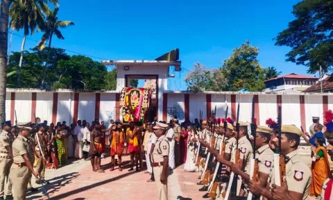 நவராத்திரி விழாவிற்கு கேரளா சென்ற சாமி விக்கிரகங்கள் திரும்பின- குழித்துறையில் உற்சாக வரவேற்பு