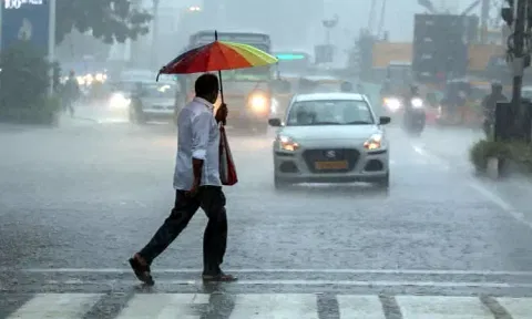 தமிழகத்தின் 33 மாவட்டங்களில் மதியம் 1 மணி வரை மழைக்கு வாய்ப்பு