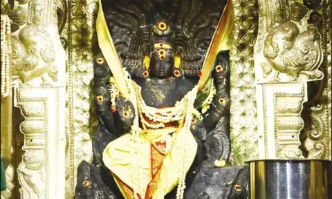 ஸ்ரீகாளஹஸ்தி சிவன் கோவிலில் குரு தட்சிணாமூர்த்திக்கு சிறப்பு அபிஷேகம்