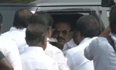 2 நாள் பயணமாக நெல்லை சென்ற முதல்-அமைச்சர் மு.க.ஸ்டாலினுக்கு உற்சாக வரவேற்பு