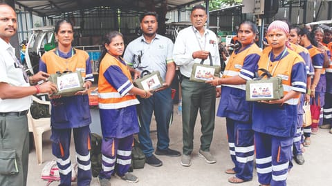 cleanliness workers