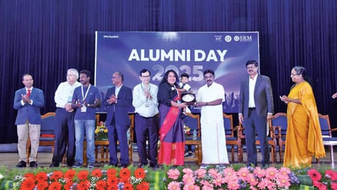 Alumnus being honoured by TR Paarivendhar, founder and chancellor of SRMIST, at the event held on December 20