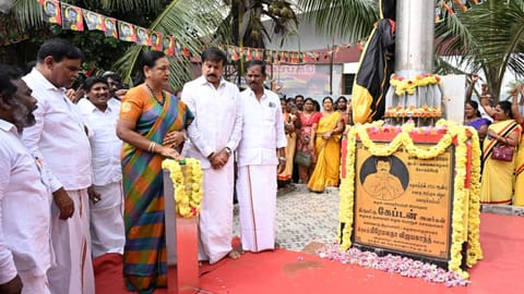 DMDK general secretary Premalatha Vijayakant paying floral respects to late husband and DMDK founder Vijayakant. 
(Photo: X/@PremallathaDmdk)