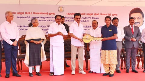 CM Stalin handing over keys to gig workers