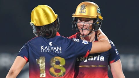 Smriti Mandhana and Grace Harris
