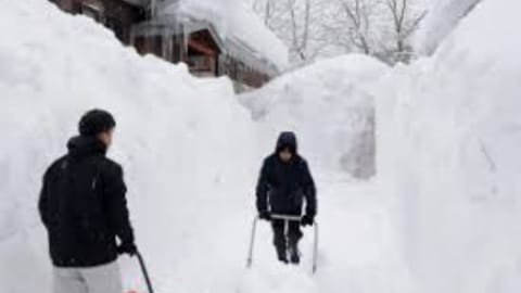 Heavy snow in northern Japan
