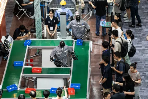 Tech Optimism: Where are China’s
AI doomers?