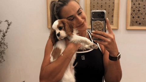 Aryna Sabalenka with her new puppy