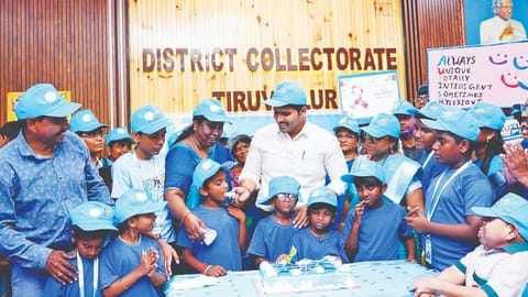 Autism Day celebrated at Tiruvallur Collectorate