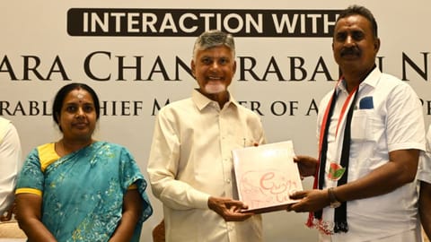Andhra Pradesh Chief Minister and TDP chief N Chandrababu Naidu with AIADMK leader SP Velumani and BJP candidate Vanathi Srinivasan in Coimbatore on Monday 