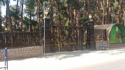  The Pine Forest tourist spot was closed for tourists on Thursday