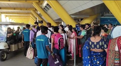 Passengers arrive in large numbers at Chennai airport 