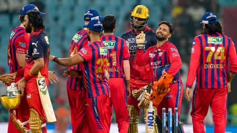 Pant advising his team mid innings