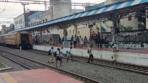 Chennai: Failure to curb track crossing at Mambalam railway station raises safety concerns