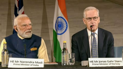 Indian PM Narendra Modi (L) & Norway PM Jonas Gahr Store (R)