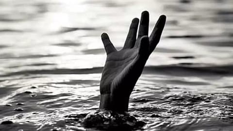 Image of drowning used for representative purpose