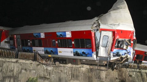 Derailed Ujjaini Express near Rishikesh
