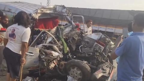 Five members of the same family killed in collision between a lorry and MPV near Ladlapur Cross 