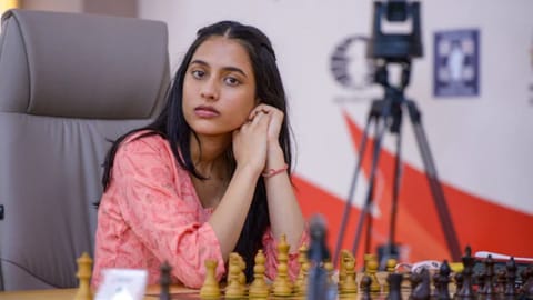 Divya Deshmukh 