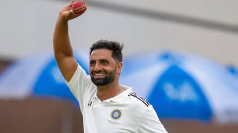 Jammu and Kashmir seamer Auqib Nabi Dar
