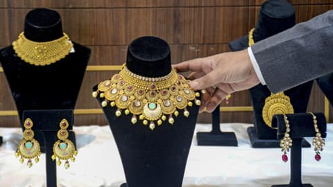 Image of gold jewellery used for representative purpose