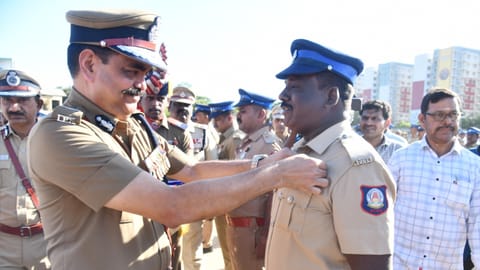 The Medal is awarded annually to police officers and personnel who have completed 10 years of exemplary service without any disciplinary action 