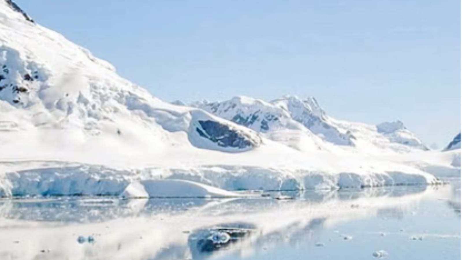 How giant viruses engineer extreme polar ecosystems