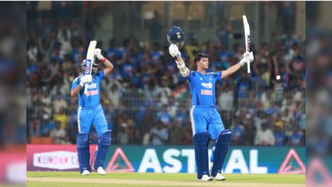 (L-R) Shreyas Iyer and Yashasvi Jaiswal