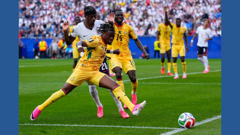 England and Ghana play to 0-0 draw at World Cup despite flurry-filled final minutes
