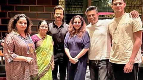 Anil Kapoor met R Madhavan & his family just before the Padma ceremony