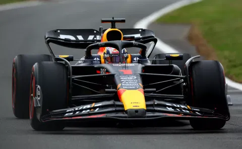 Max Verstappen in qualifying action