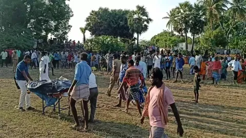 Persons injured in the explosion being taken to hospital