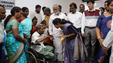 Mayor Priya visited the zone 6 office and received petitions from the people for several issues&nbsp;