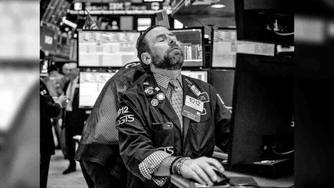 Chaos theory: When society collapses, these traders win big