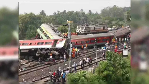 The crash involved Bengaluru-Howrah Superfast Express, Shalimar-Chennai Central Coromandel Express, and a goods train. (Image: ANI)
