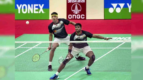 Indian badminton players Chirag Shetty and Satwiksairaj Rankireddy in action (Photo Credit: PTI)