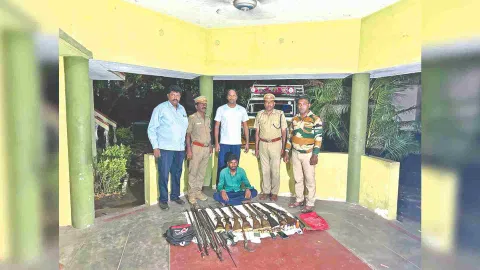 One person was arrested for the attempted poaching in reserve forest at Kil Arasampattu