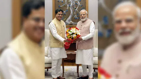 Tripura Chief Minister Manik Saha with Prime Minister Narendra Modi&nbsp;