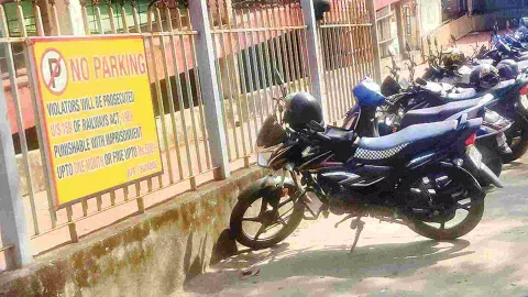 Two-wheelers in the no-parking area
