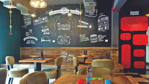 Jammer corner at the cafe