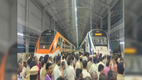 Vande Bharat Express stationed at ICF in Chennai (Photo: ANI)