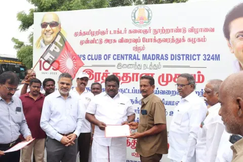 Blood donation camp held at SETC depot at Chennai Central on Wednesday (Twitter/ @sivasankar1ss)
