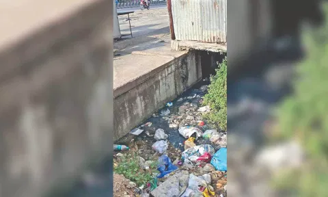 Sewage is let into SWD at Kovilambakkam Sunnambu Kolathur near Vinayagapuram bus stop